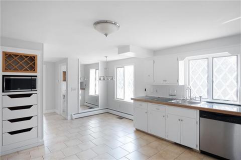 347 Red Chimney Dr, Warwick, RI 02886 photo 6