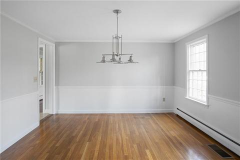 347 Red Chimney Dr, Warwick, RI 02886 photo 4