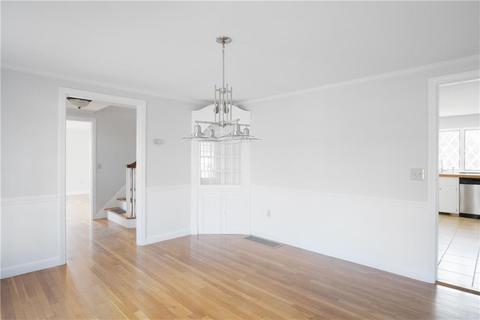 347 Red Chimney Dr, Warwick, RI 02886 photo 5
