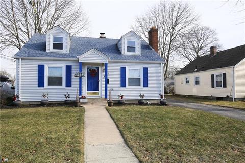 32 Barber Ave, Warwick, RI 02886 photo 1