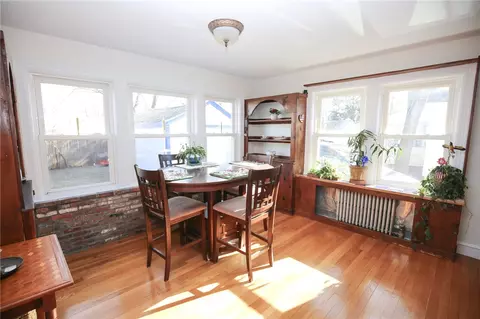 32 Barber Ave, Warwick, RI 02886 photo 5