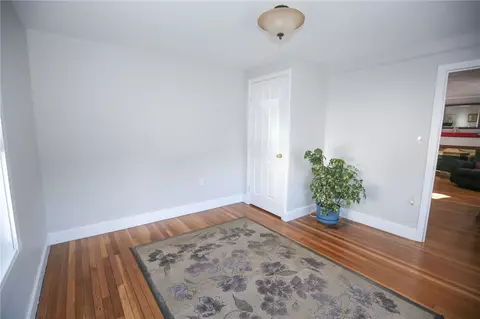 32 Barber Ave, Warwick, RI 02886 photo 11