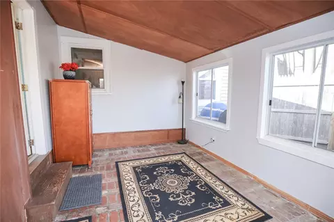 32 Barber Ave, Warwick, RI 02886 photo 21