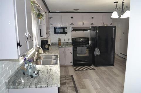 75 Atlanta St, Woonsocket, RI 02895 photo 13