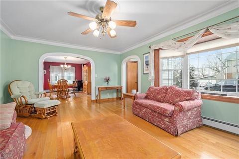 39 Oregon Ave, Woonsocket, RI 02895 photo 4