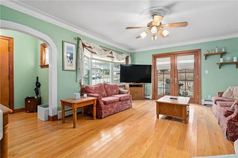 39 Oregon Ave, Woonsocket, RI 02895 photo 3