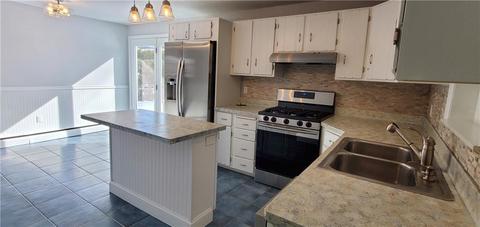 14 Colonial Dr, Warren, RI 02885 photo 5