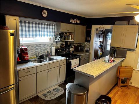 80 Newland Ave, Woonsocket, RI 02895 photo 4