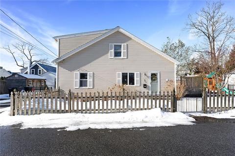 3 Wright Pl, Barrington, RI 02806 photo 2