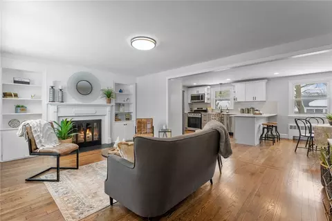 12 Canna St, Warwick, RI 02888 photo 3