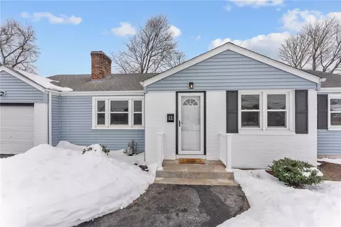 12 Canna St, Warwick, RI 02888 photo 2