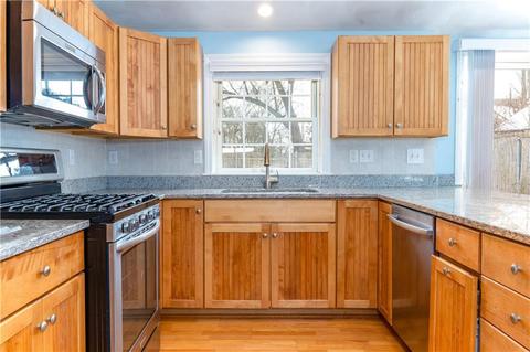100 Parkside Dr, Warwick, RI 02888 photo 5