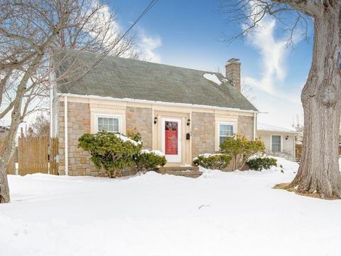 100 Parkside Dr, Warwick, RI 02888 photo 1
