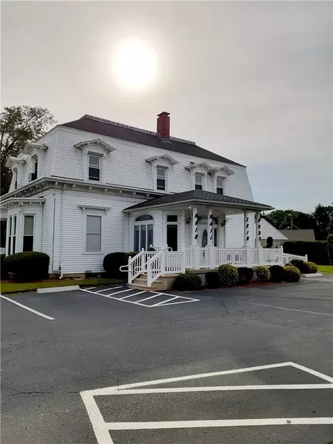110 Ridgeway Ave, Warwick, RI 02886 photo 3