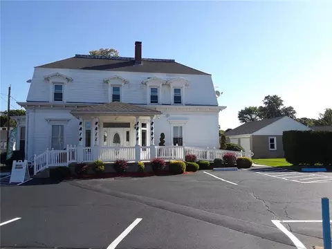 110 Ridgeway Ave, Warwick, RI 02886 photo 2