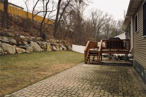 16 Simon St, West Warwick, RI 02893 photo 4