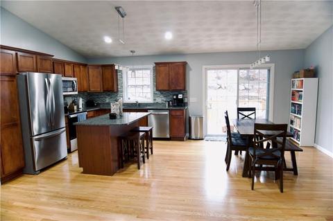 16 Simon St, West Warwick, RI 02893 photo 13