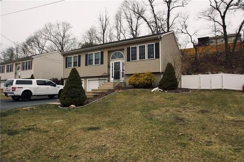 16 Simon St, West Warwick, RI 02893 photo 3
