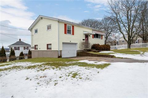 441 Maple St, Woonsocket, RI 02895 photo 3