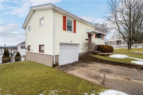 441 Maple St, Woonsocket, RI 02895 photo 4