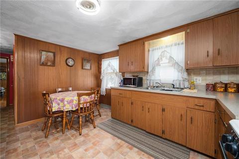 441 Maple St, Woonsocket, RI 02895 photo 6