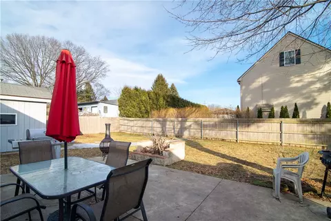 82 Lilac Ave, Woonsocket, RI 02895 photo 31