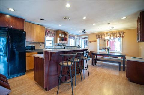 82 Lilac Ave, Woonsocket, RI 02895 photo 6