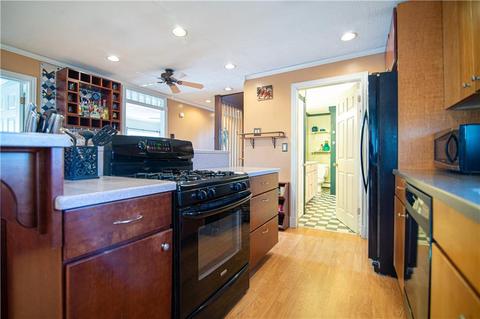 82 Lilac Ave, Woonsocket, RI 02895 photo 8