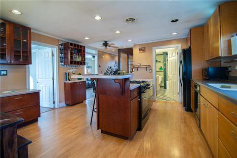 82 Lilac Ave, Woonsocket, RI 02895 photo 7