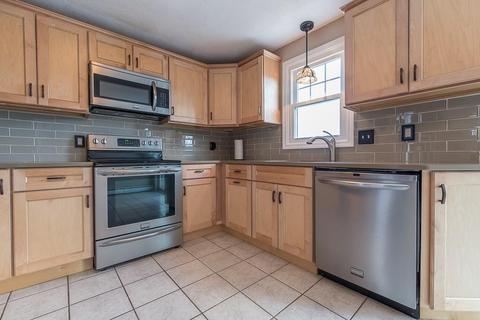 96 Levesque St, Warwick, RI 02886 photo 12