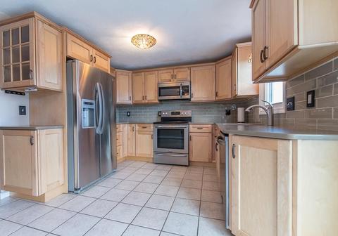 96 Levesque St, Warwick, RI 02886 photo 11