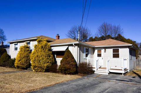 19 Carnation Dr, Warwick, RI 02886 photo 2