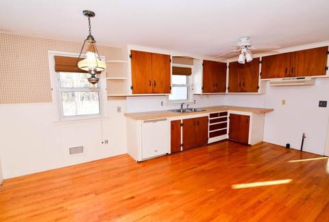 19 Carnation Dr, Warwick, RI 02886 photo 5