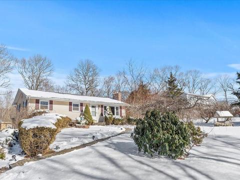 7 Lakeside Dr, Westerly, RI 02891 photo 2