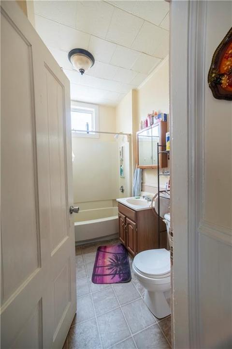 33 Cross St, Woonsocket, RI 02895 photo 25