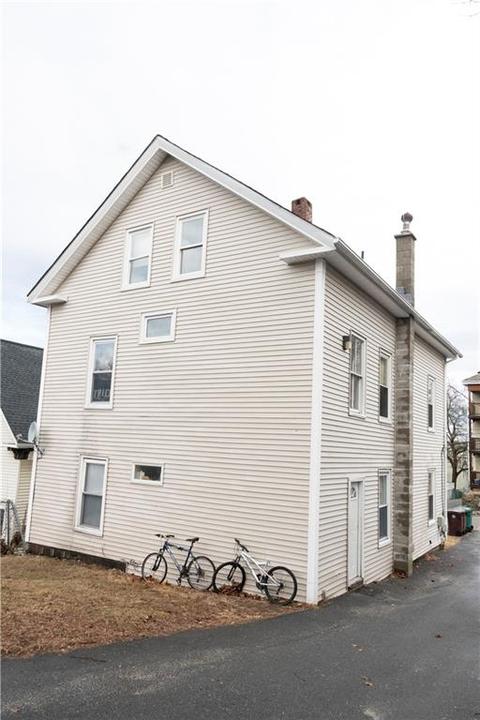 33 Cross St, Woonsocket, RI 02895 photo 3