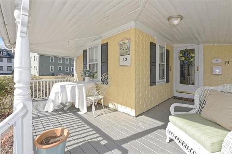 43 E View St, Warwick, RI 02888 photo 2