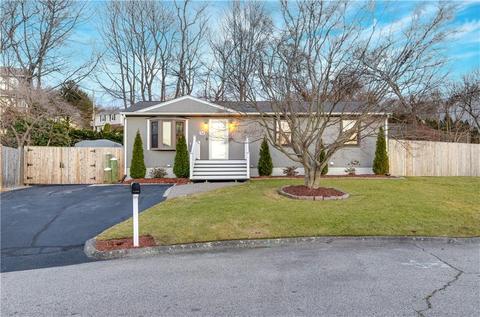 34 Hillside Dr, Warwick, RI 02889 photo 2