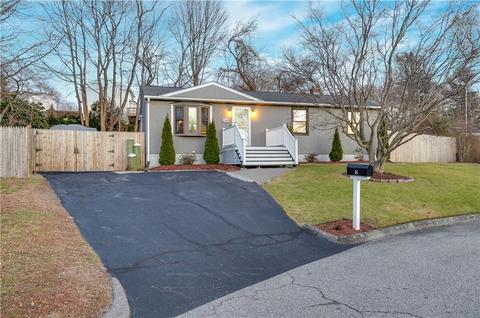 34 Hillside Dr, Warwick, RI 02889 photo 3