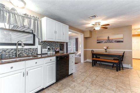 34 Hillside Dr, Warwick, RI 02889 photo 9