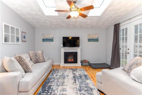 34 Hillside Dr, Warwick, RI 02889 photo 4