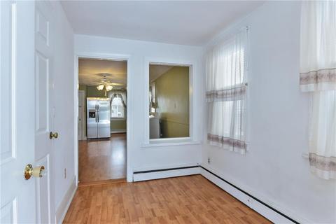 122 Angell St, Woonsocket, RI 02895 photo 8