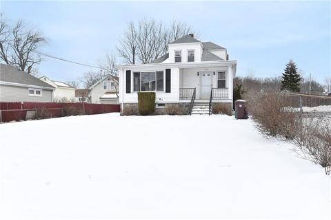 122 Angell St, Woonsocket, RI 02895 photo 2