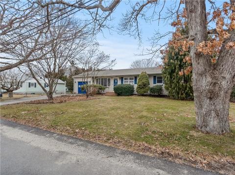 46 Ridgeway Dr, Warren, RI 02885 photo 2
