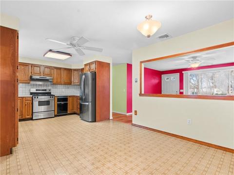 46 Ridgeway Dr, Warren, RI 02885 photo 7