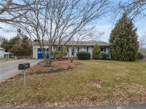 46 Ridgeway Dr, Warren, RI 02885 photo 1