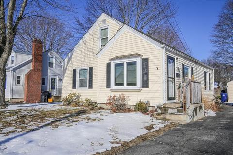 38 Barber Ave, Warwick, RI 02886 photo 2