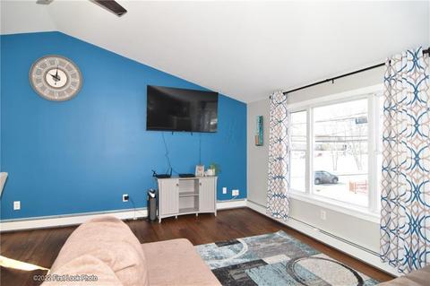 11 Nursery Ave, Woonsocket, RI 02895 photo 5