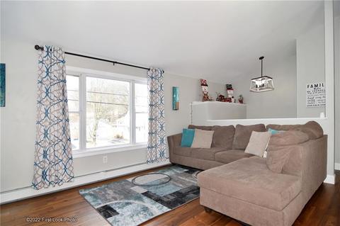 11 Nursery Ave, Woonsocket, RI 02895 photo 4