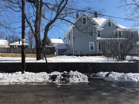 266 Elm St, Woonsocket, RI 02895 photo 4
